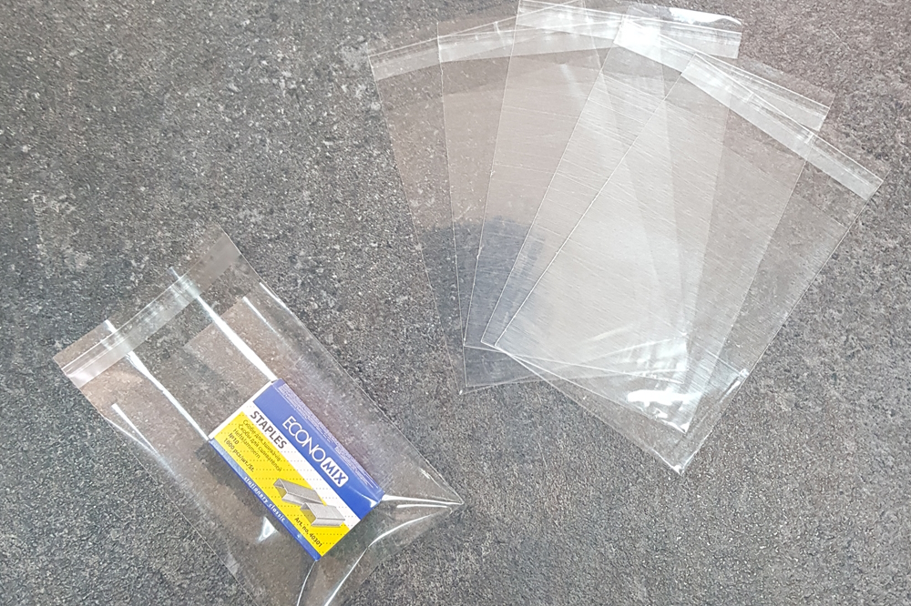 Пакет з клапаном і липкою стрічкою